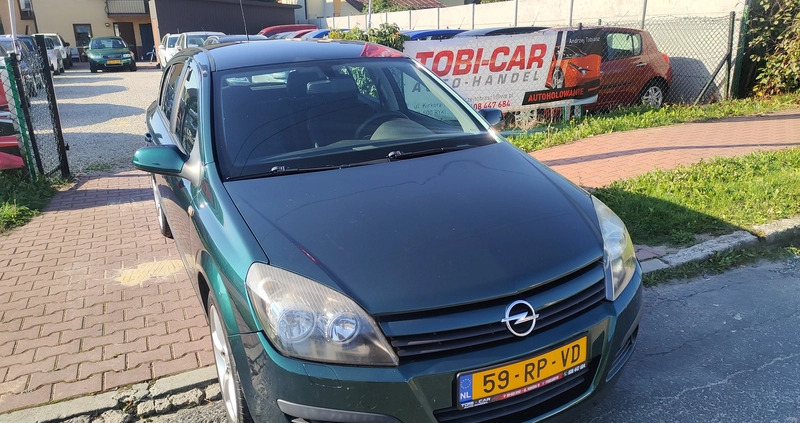 Opel Astra cena 9999 przebieg: 205000, rok produkcji 2005 z Gąbin małe 781